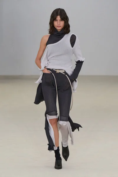 Look 45